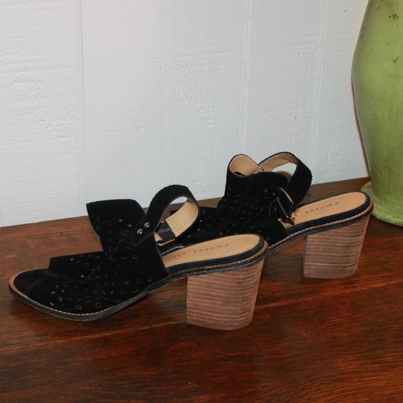 SALE: Chinese Laundry Black Velvet Heels Decorative Top w/ Ankle Strap Size 8.5 - Picture 5 of 7